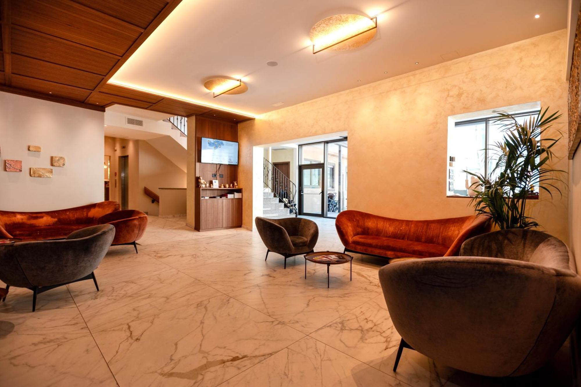 Hotel Chrys Больцано Екстер'єр фото